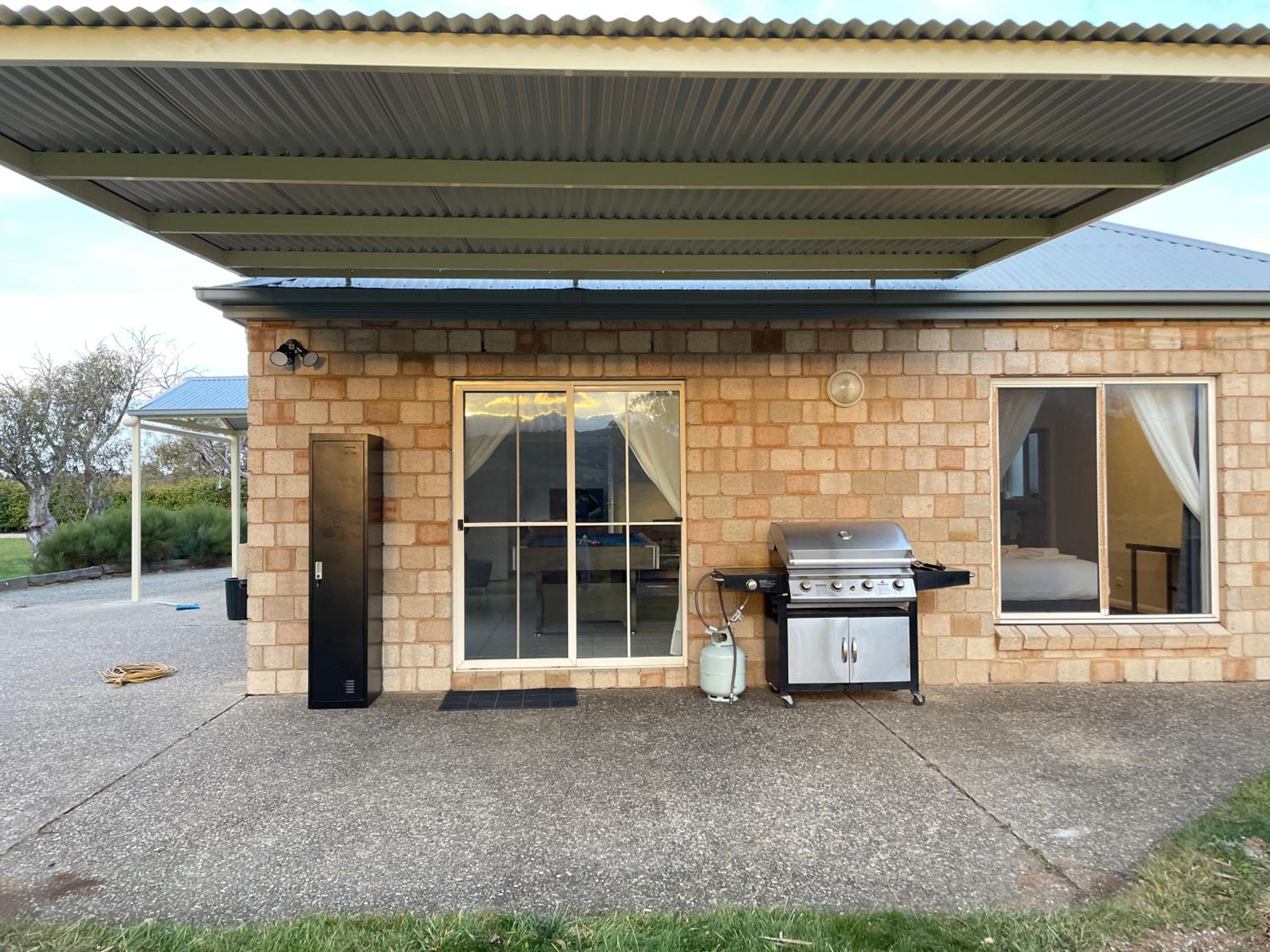 Winterwood Lodge - 6mins Jindabyne Pets Allow Farm Stay-Swimming Pool Summer Only