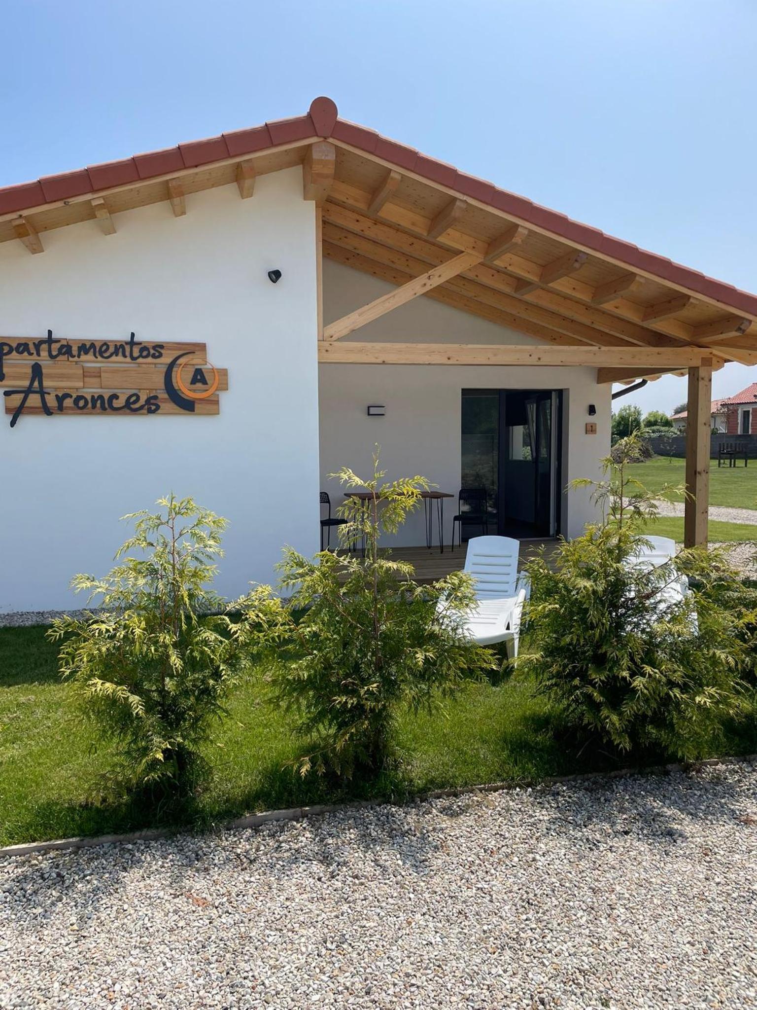 Apartamentos Aronces