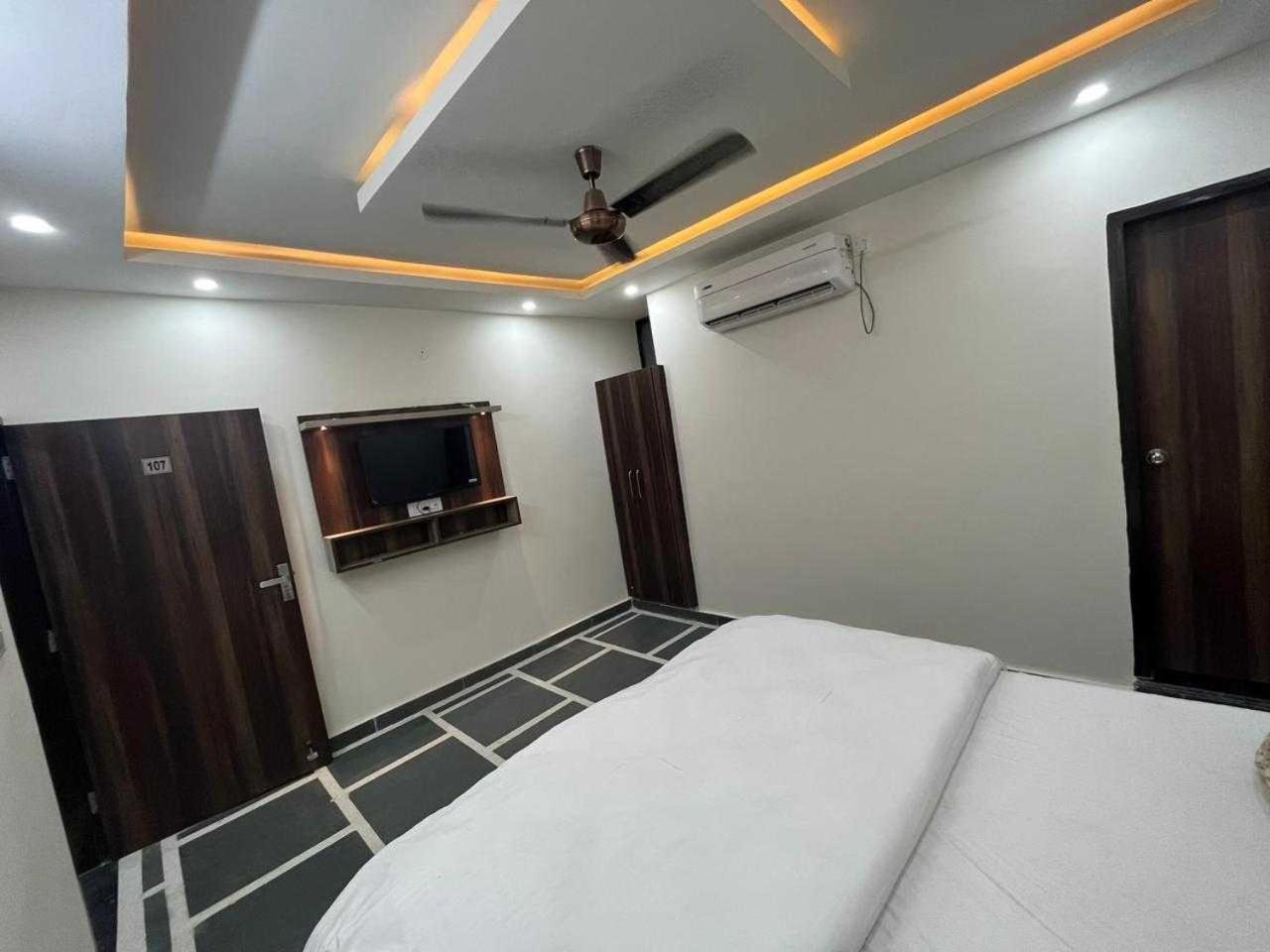 Photo 8