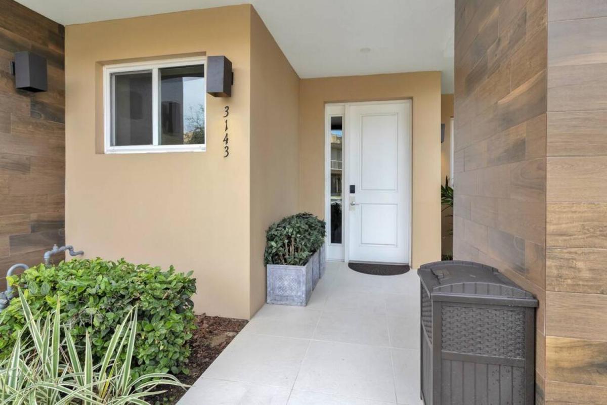 Luxury Townhouse located NEXT to DISNEY ORLANDO