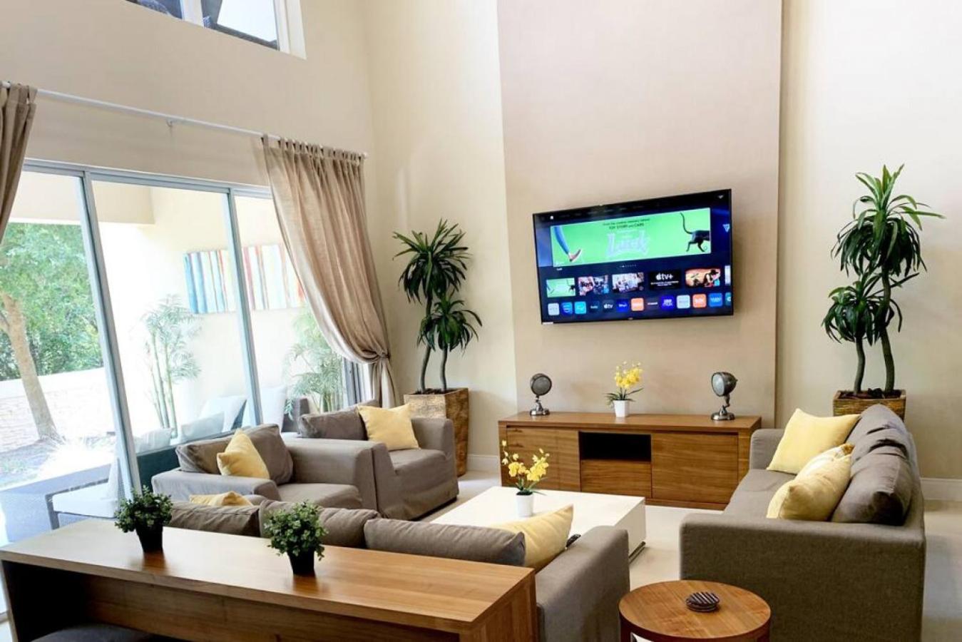 Luxury Townhouse located NEXT to DISNEY ORLANDO
