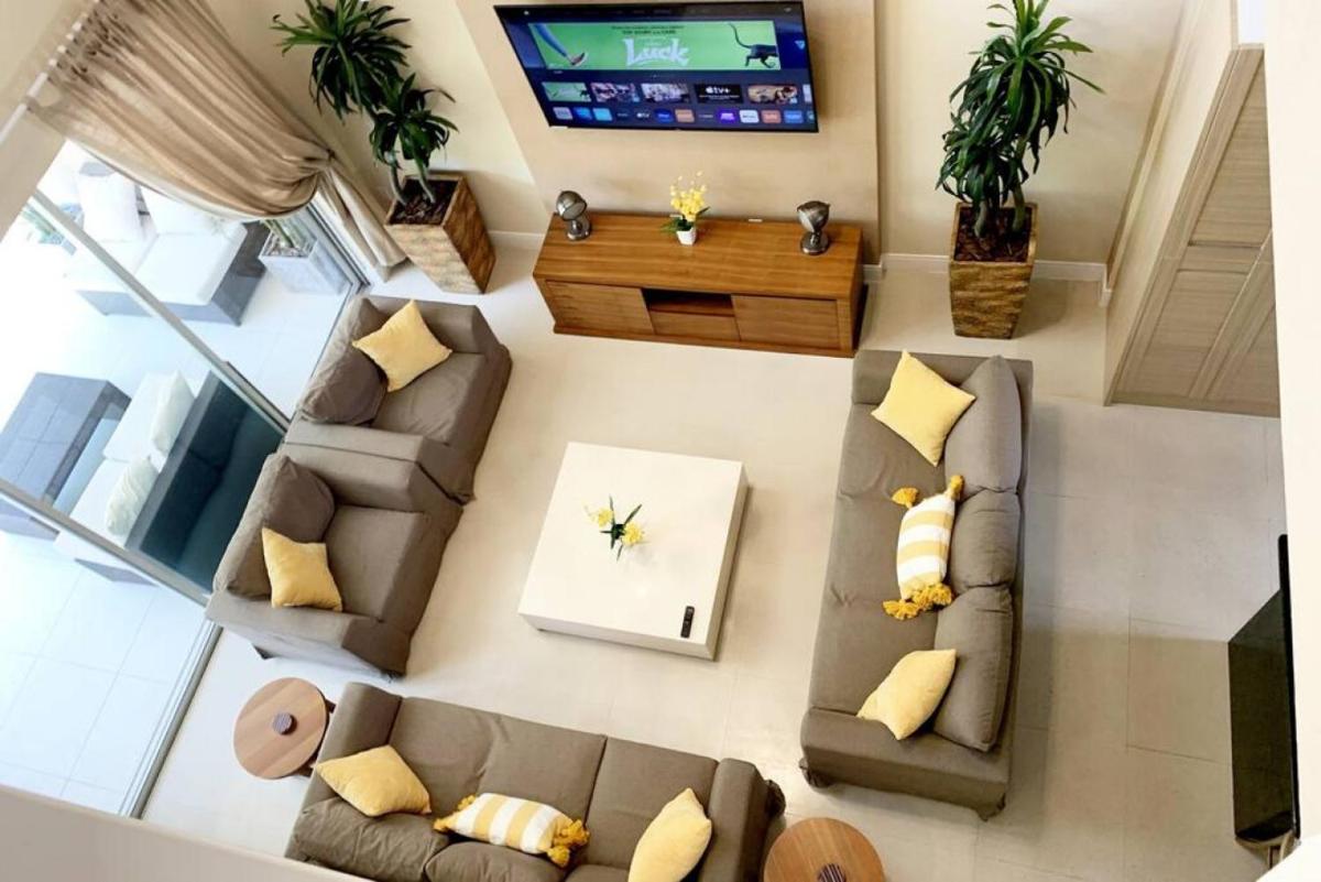 Luxury Townhouse located NEXT to DISNEY ORLANDO