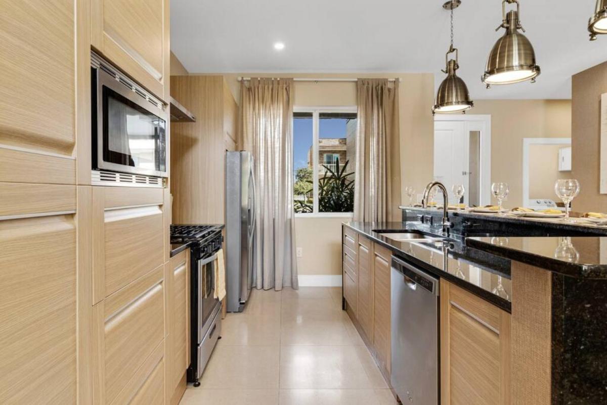 Luxury Townhouse located NEXT to DISNEY ORLANDO