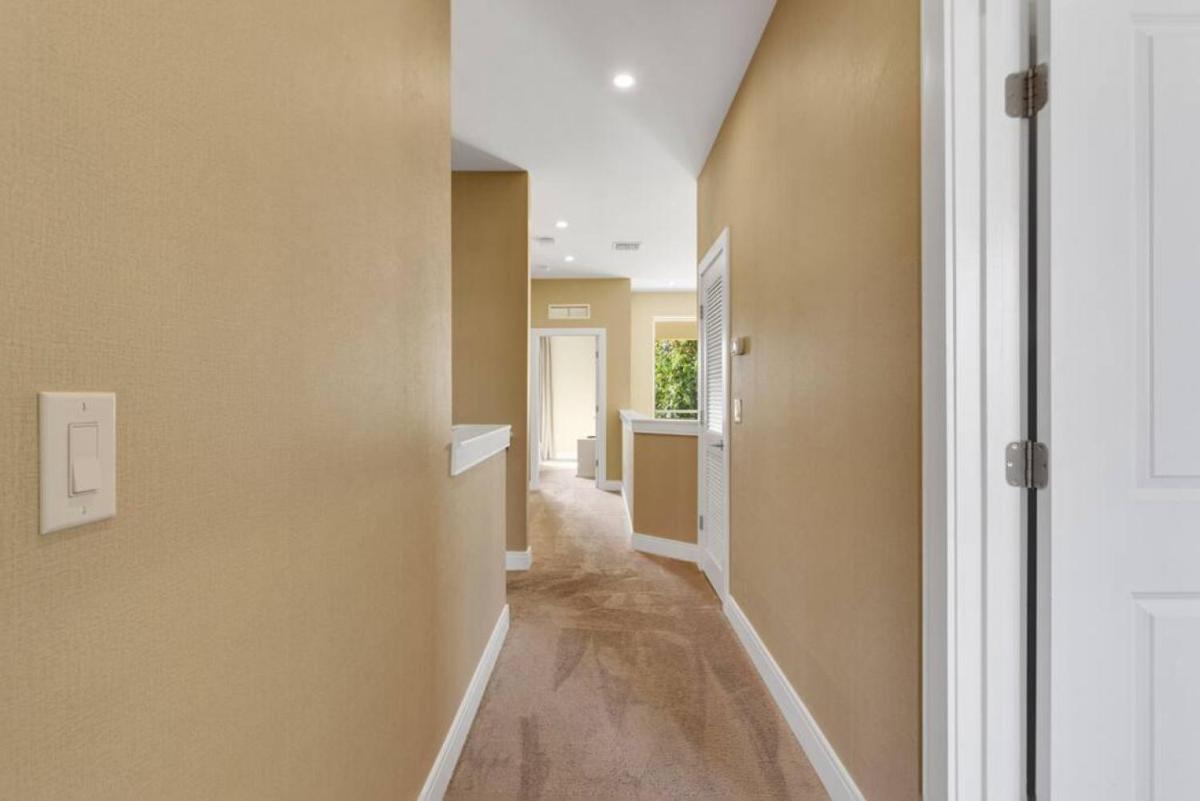 Luxury Townhouse located NEXT to DISNEY ORLANDO