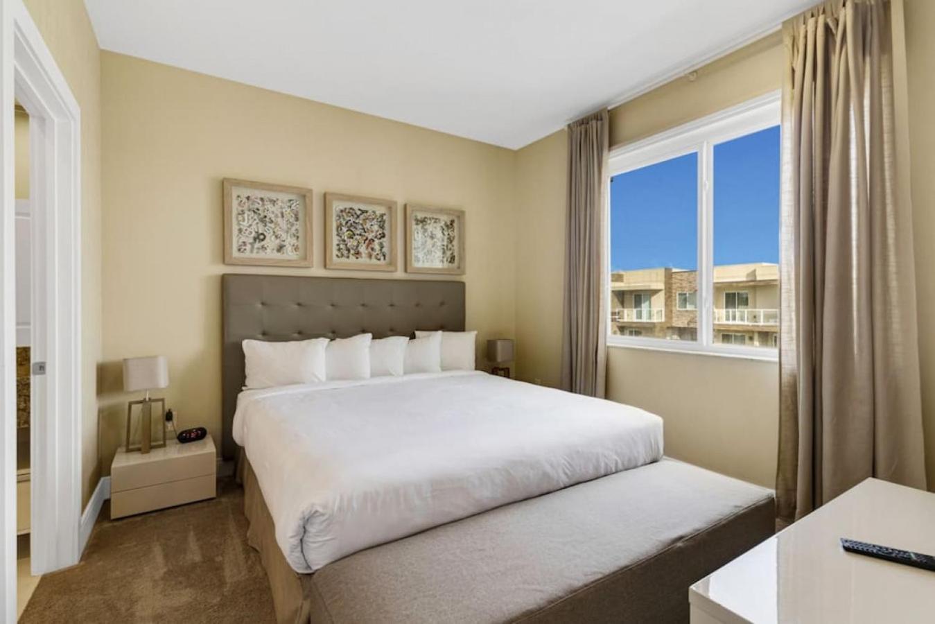 Luxury Townhouse located NEXT to DISNEY ORLANDO