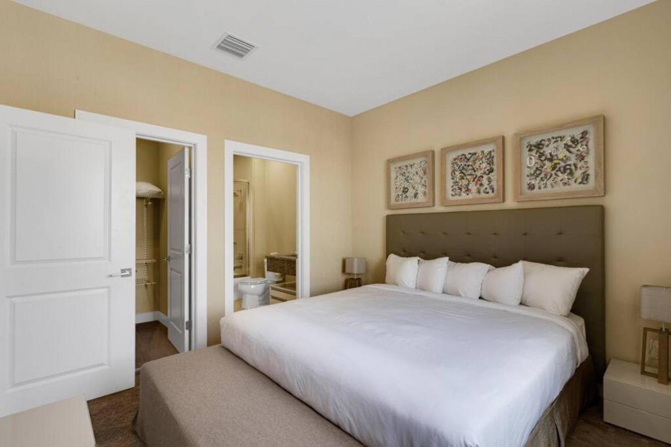 Luxury Townhouse located NEXT to DISNEY ORLANDO