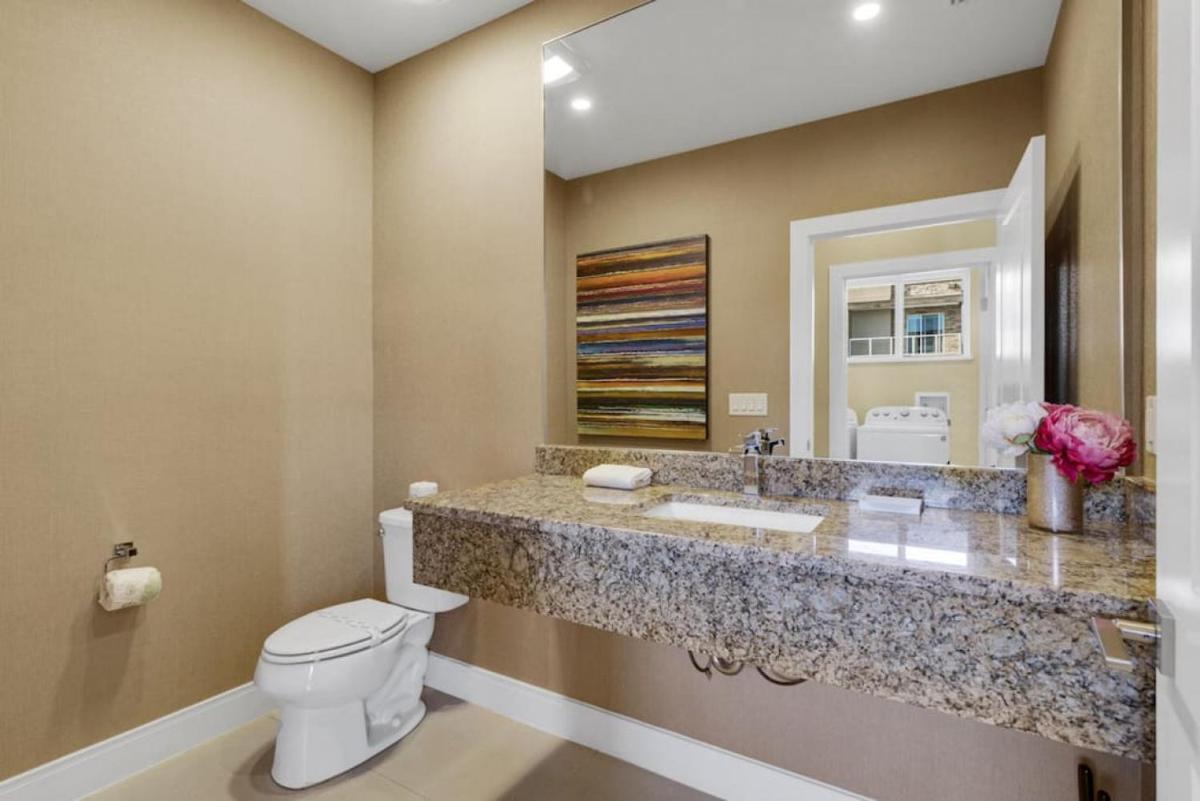 Luxury Townhouse located NEXT to DISNEY ORLANDO