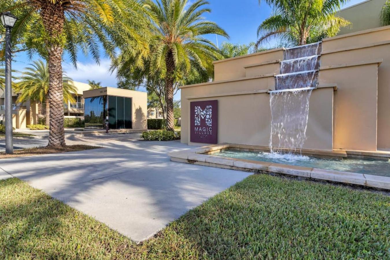 Luxury Townhouse located NEXT to DISNEY ORLANDO