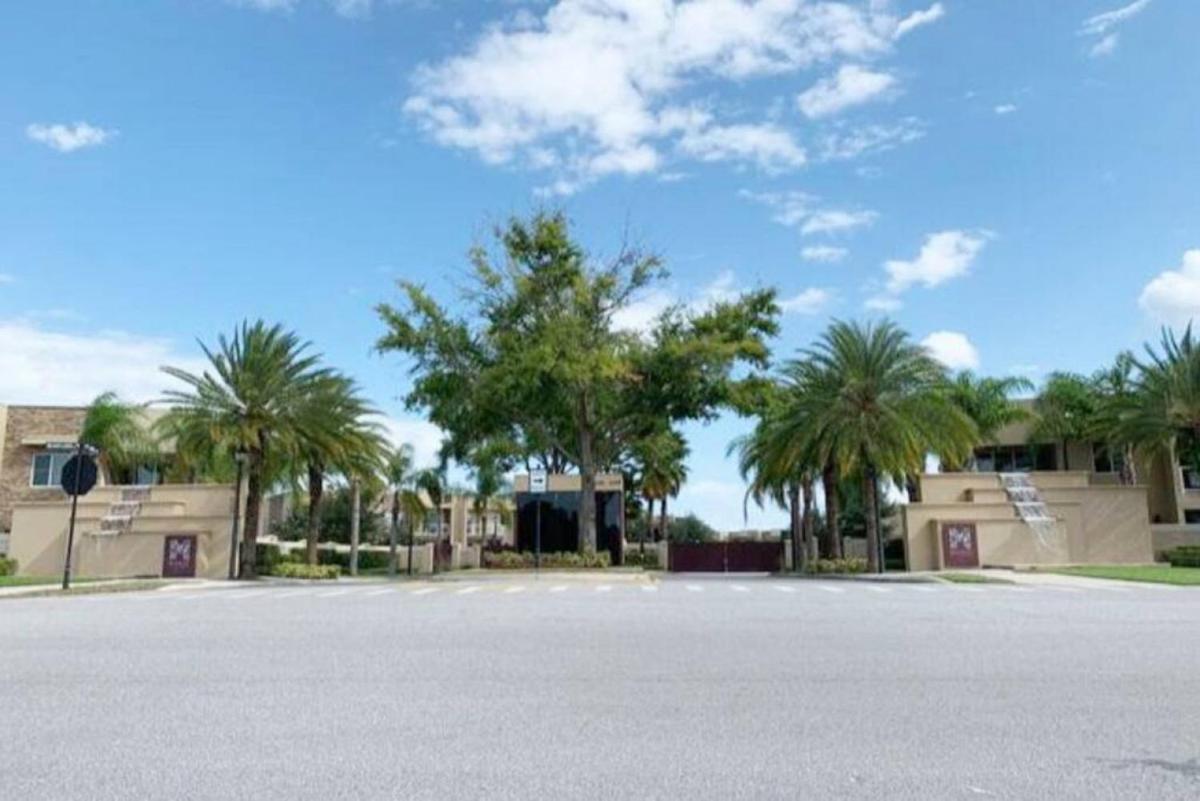 Luxury Townhouse located NEXT to DISNEY ORLANDO