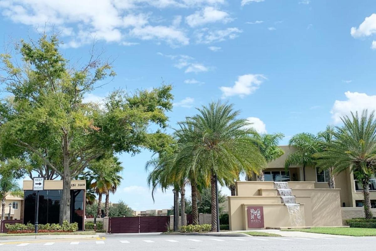 Luxury Townhouse located NEXT to DISNEY ORLANDO