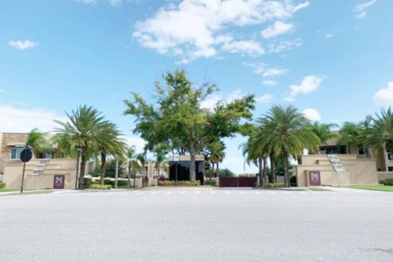 Luxury Townhouse located NEXT to DISNEY ORLANDO