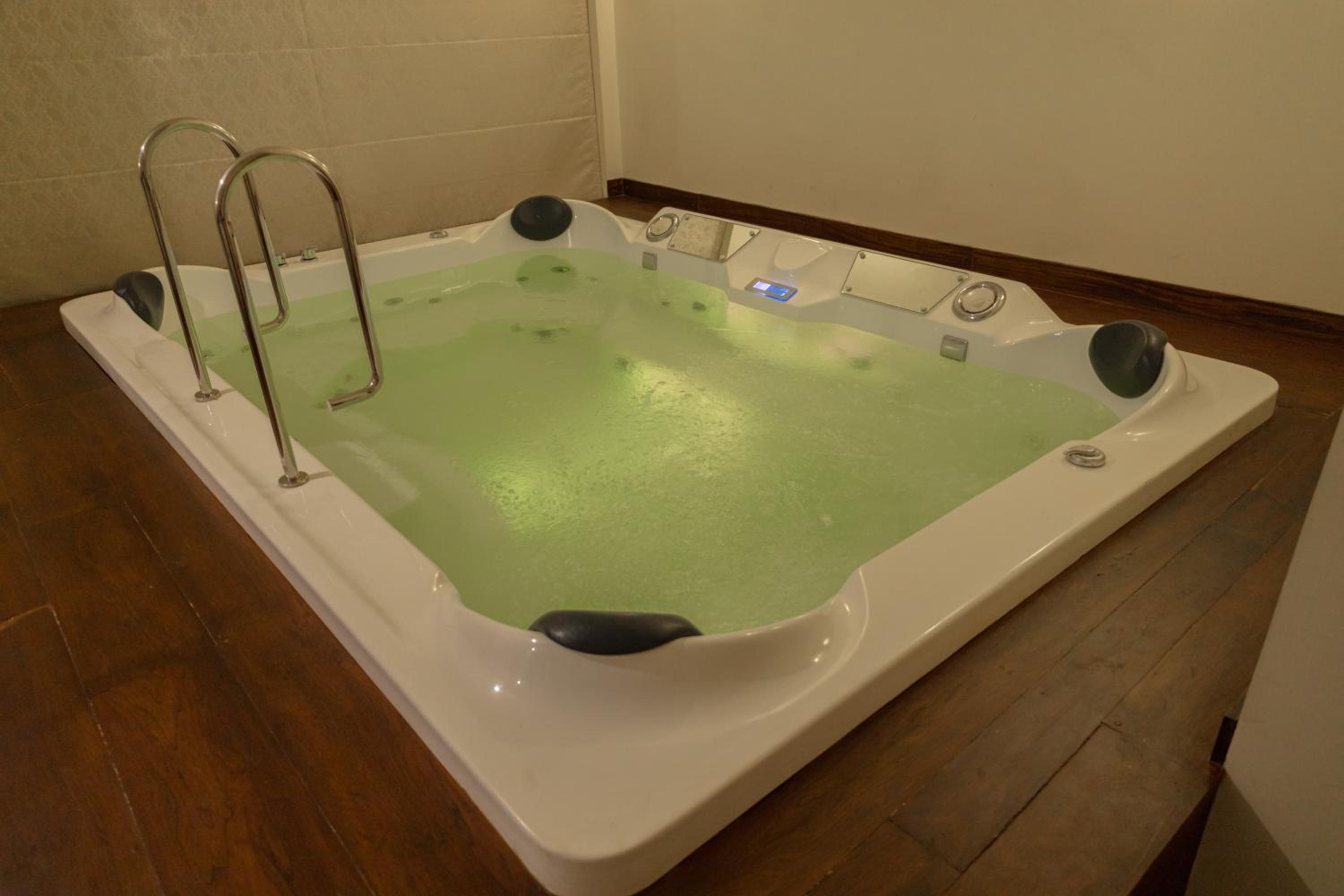 Jacuzzi