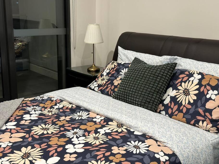 Cityscape Lovely 1BR Apt & Parking @CBD