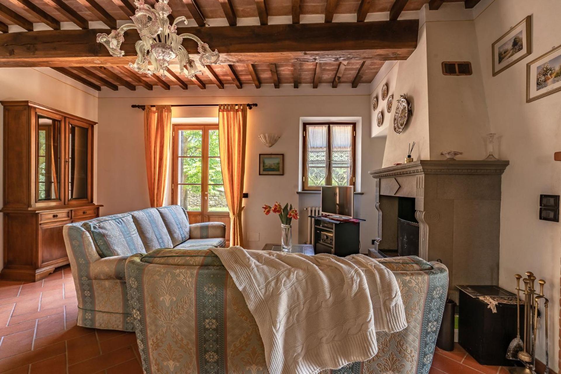 Experience the charm of Tenuta Le Caselle, a cozy farmhouse surrounded by nature and comfort! view 4