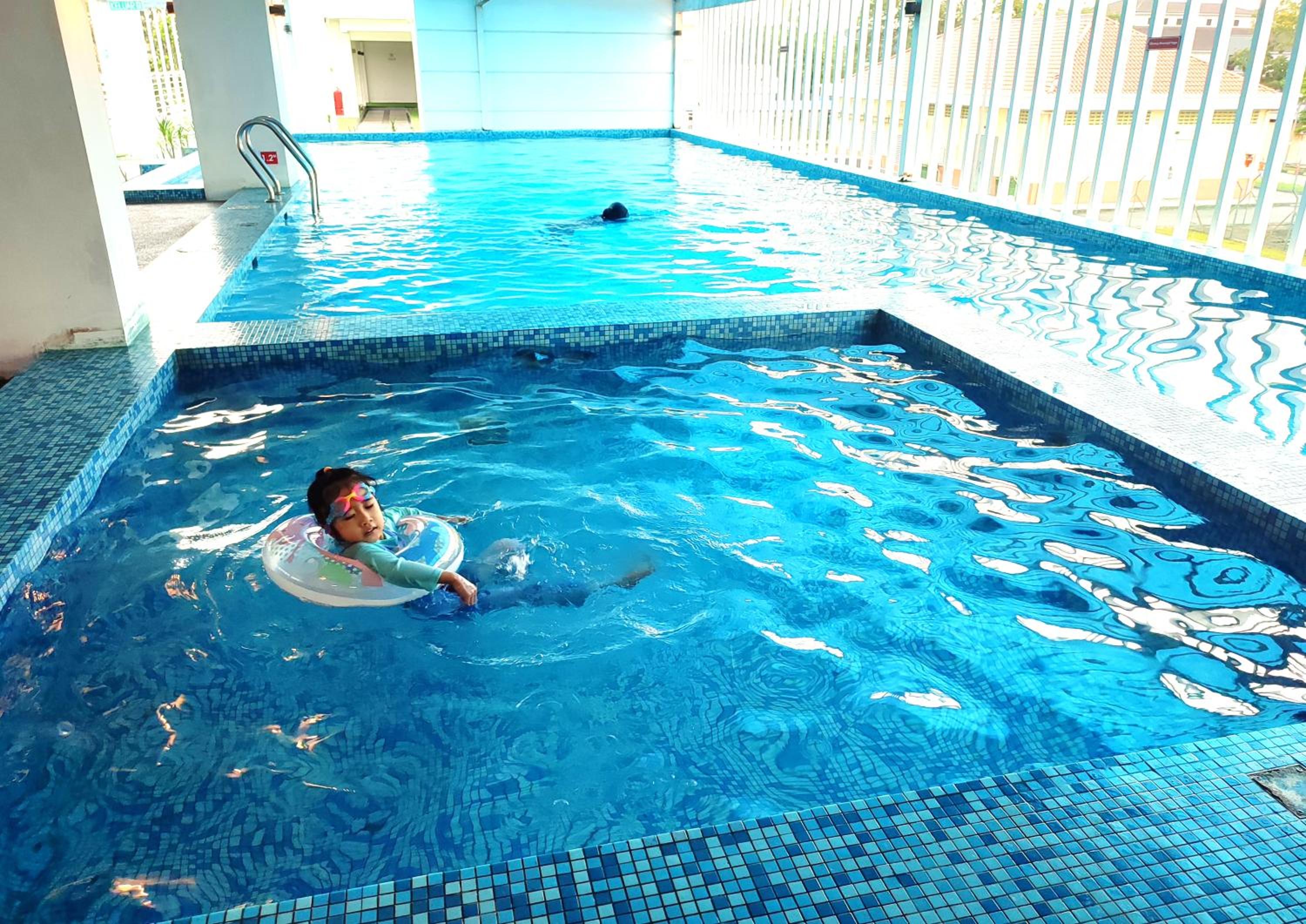 KAF Homestay for Musliim only with Pool, 3 Bedroom with Aircond, Smartkey concept, Kids Fun Stay-SlideSwingTrampoline