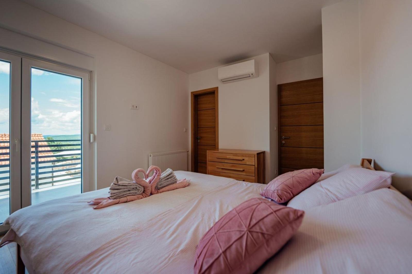 Vila Agape with a pool, football and tennis court