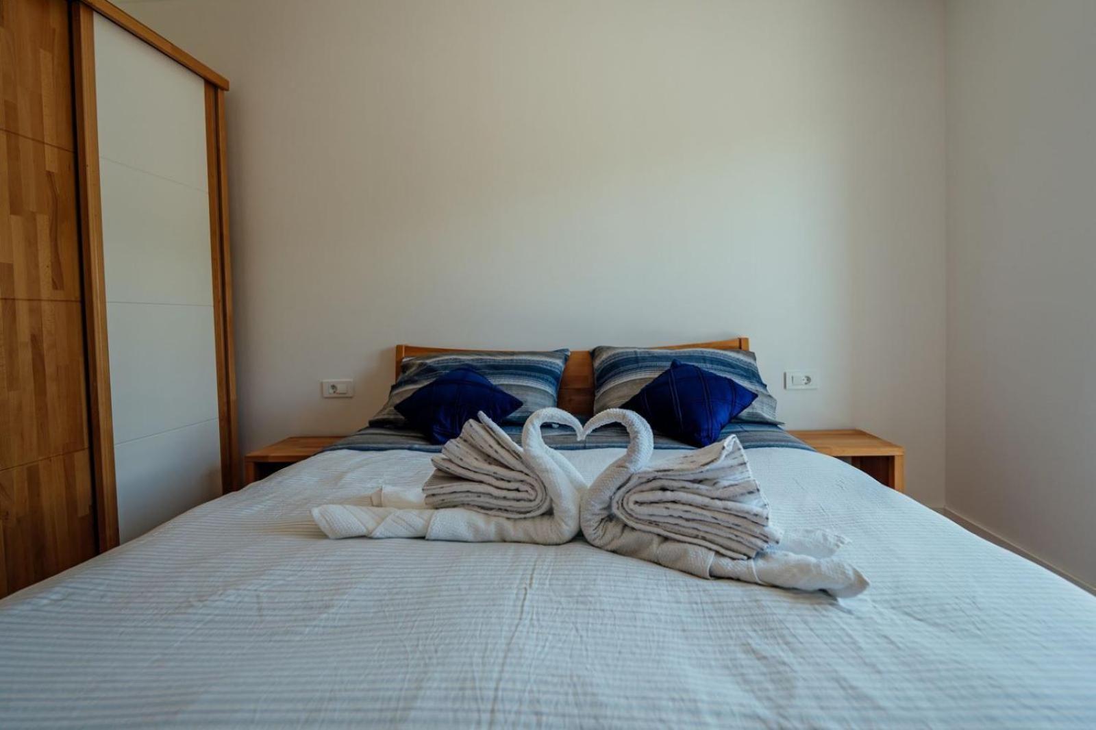 Vila Agape with a pool, football and tennis court