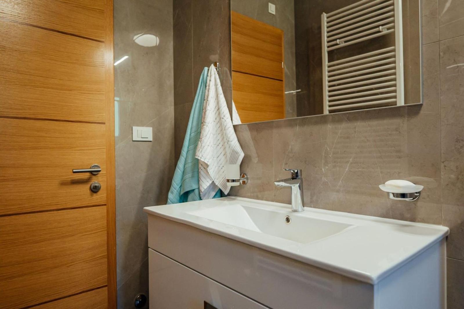 Vila Agape with a pool, football and tennis court