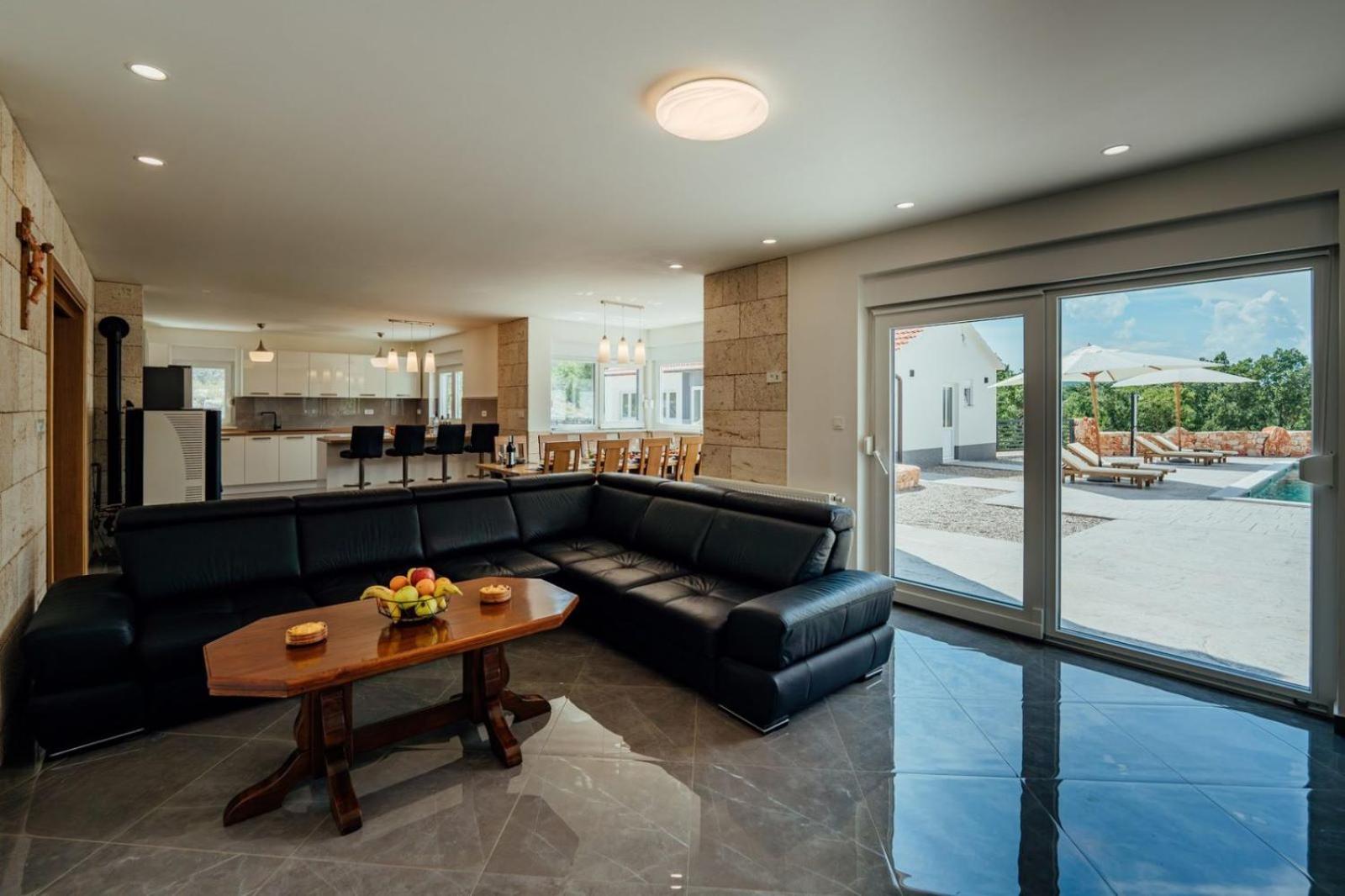Vila Agape with a pool, football and tennis court