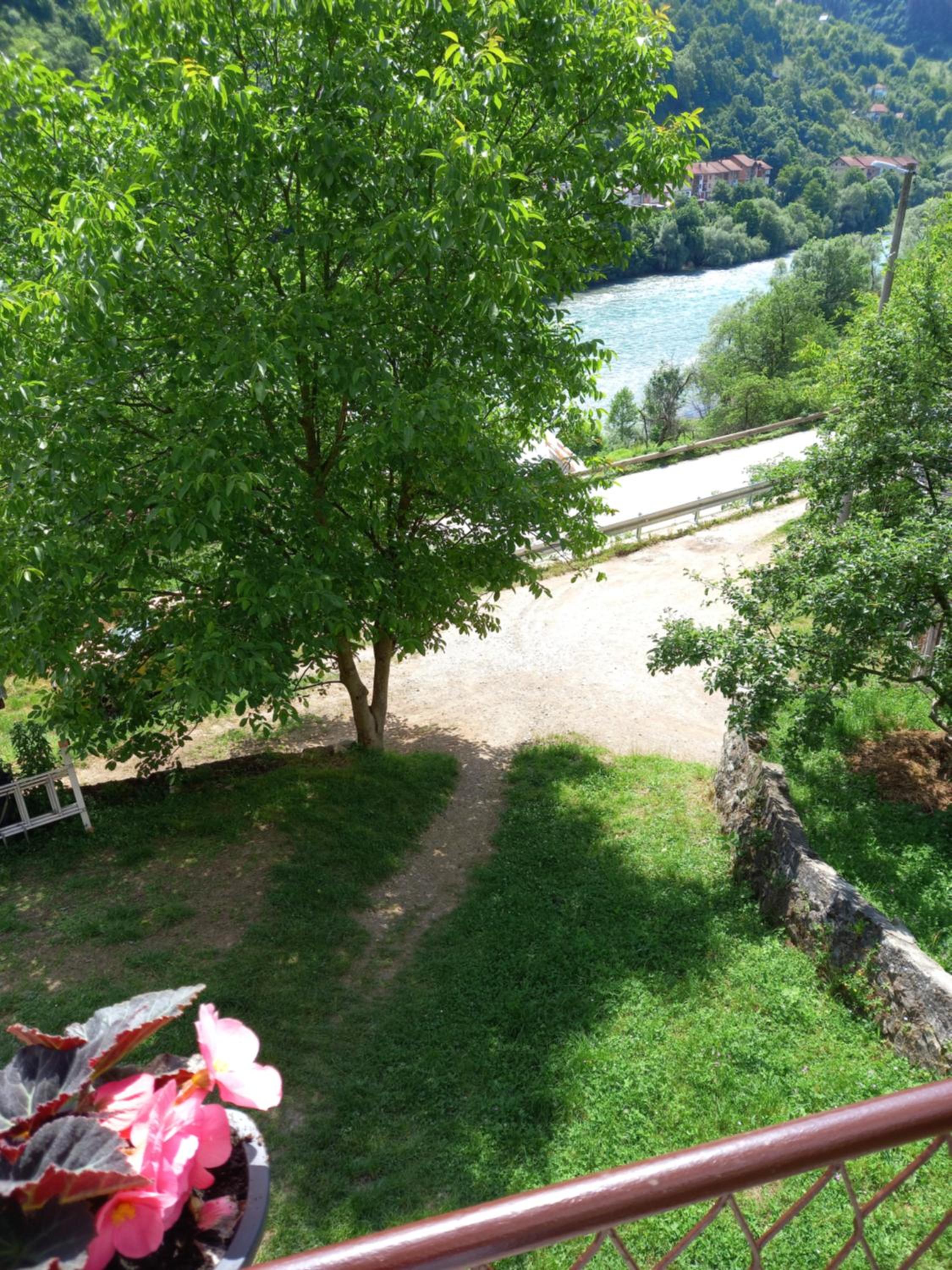 MALA KUCA
