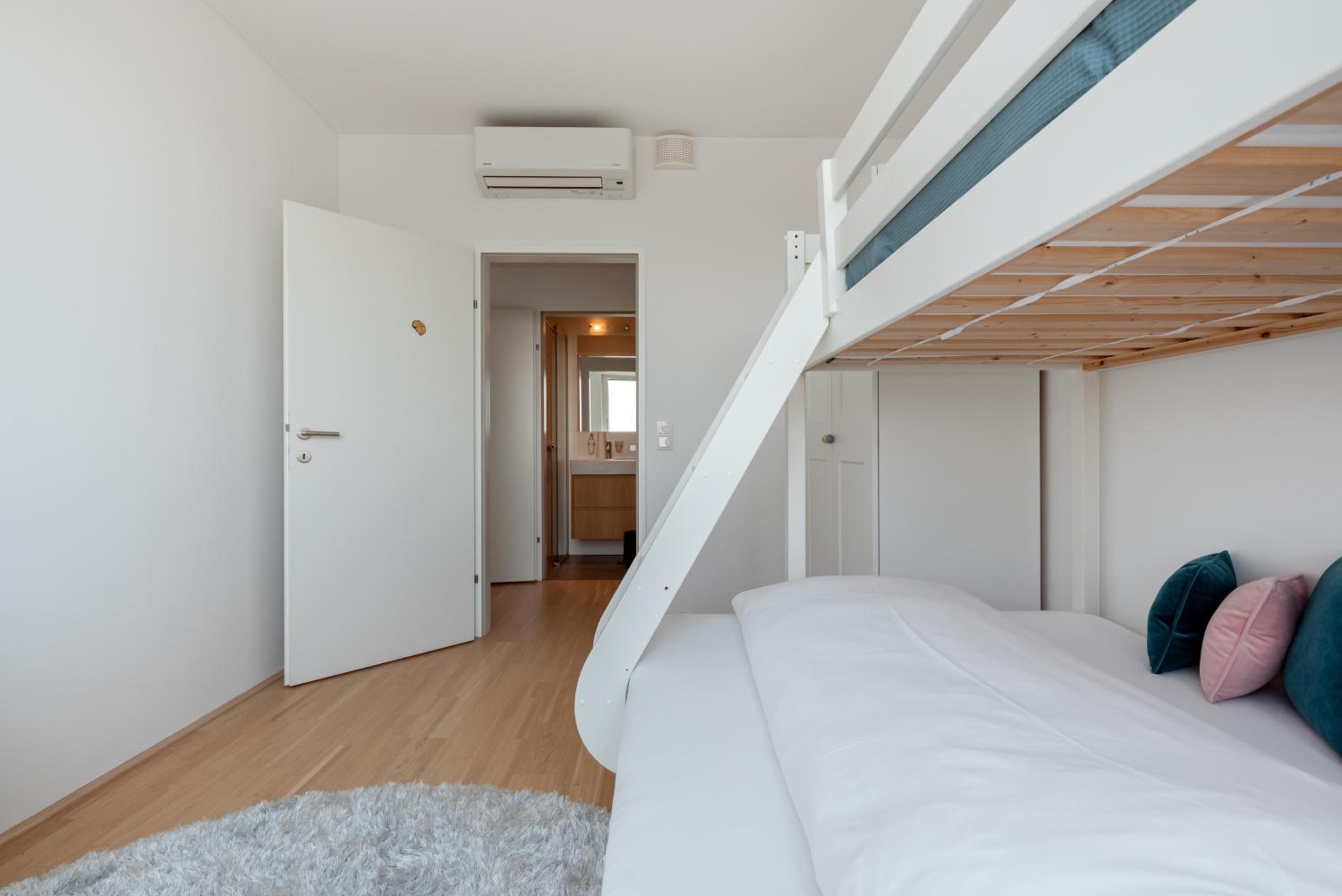 Luxus über den Wolken, 18. Stock mit Klimaanlage und Garage