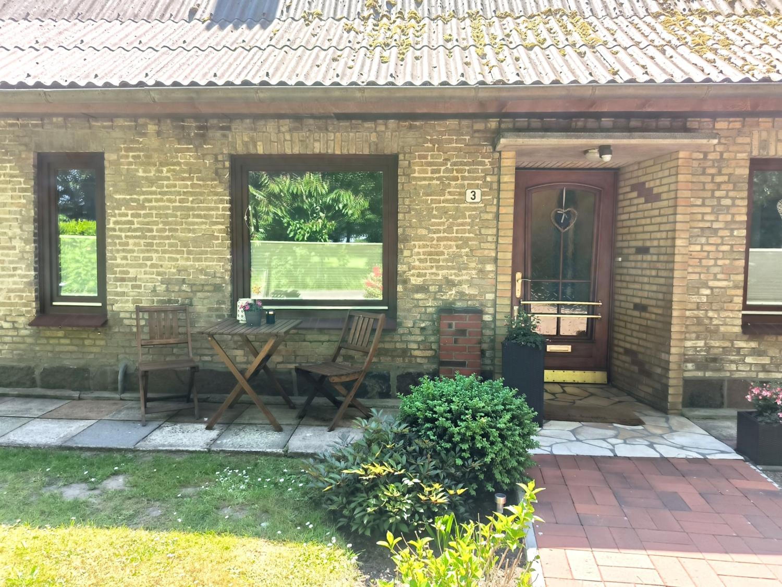 Ferienwohnung zwischen den Meeren - schöne und gemütliche FeWo mit Garten