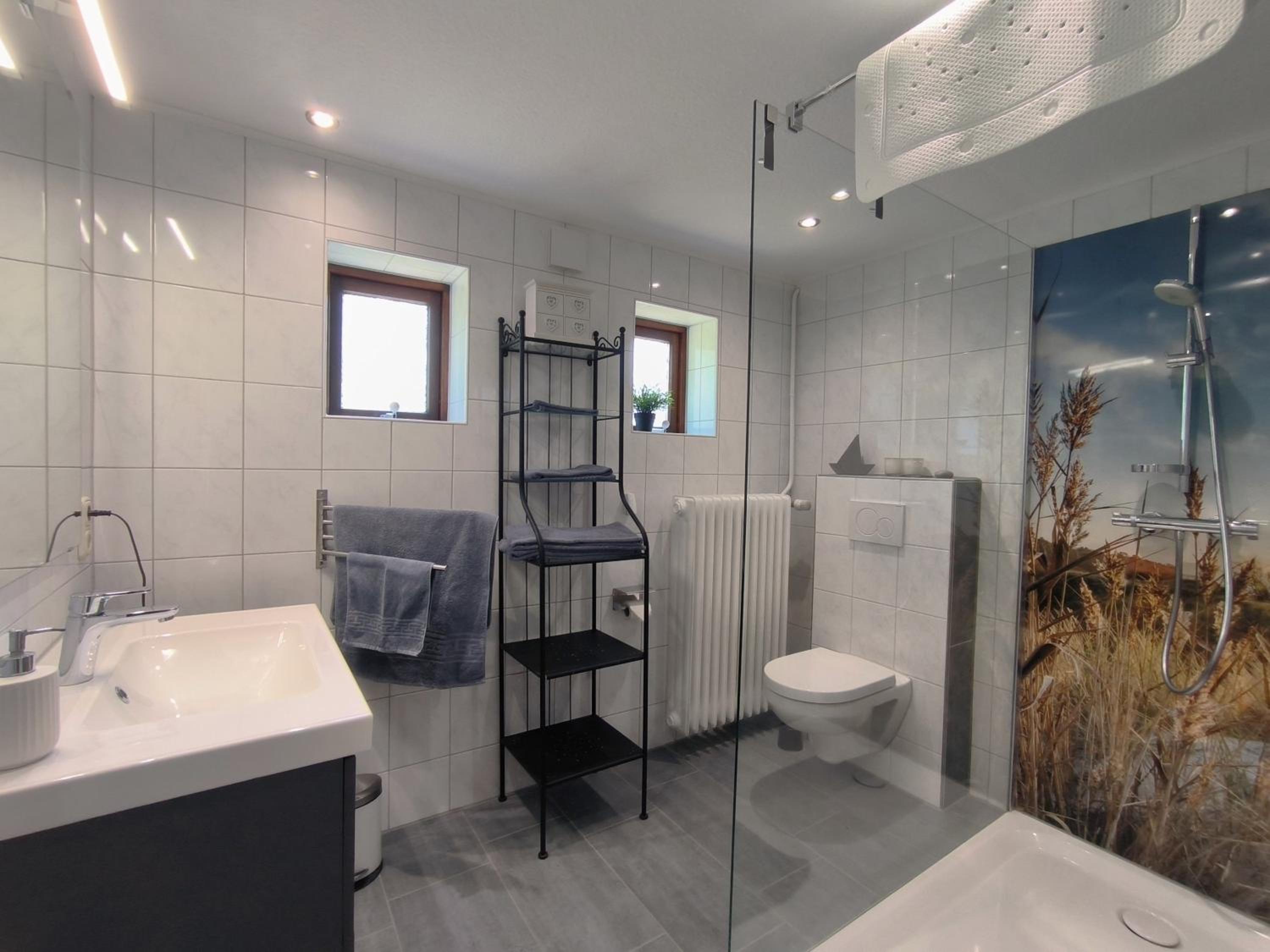 Ferienwohnung zwischen den Meeren - schöne und gemütliche FeWo mit Garten