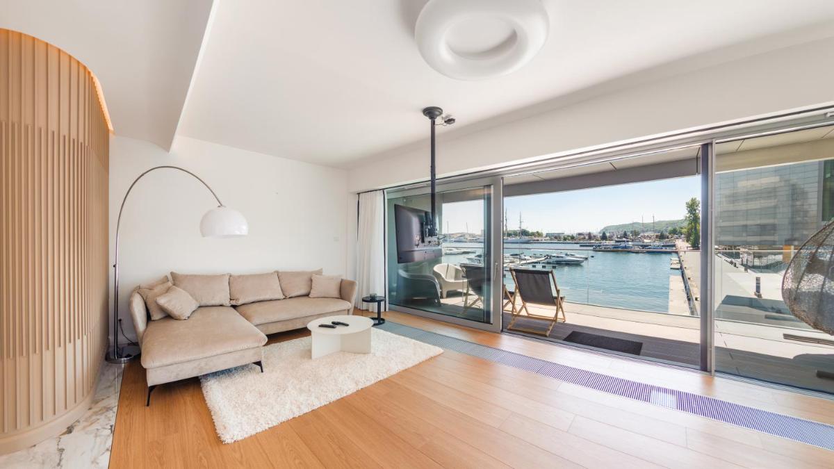 Flatbook - City Center Apartments Yacht Park view 2