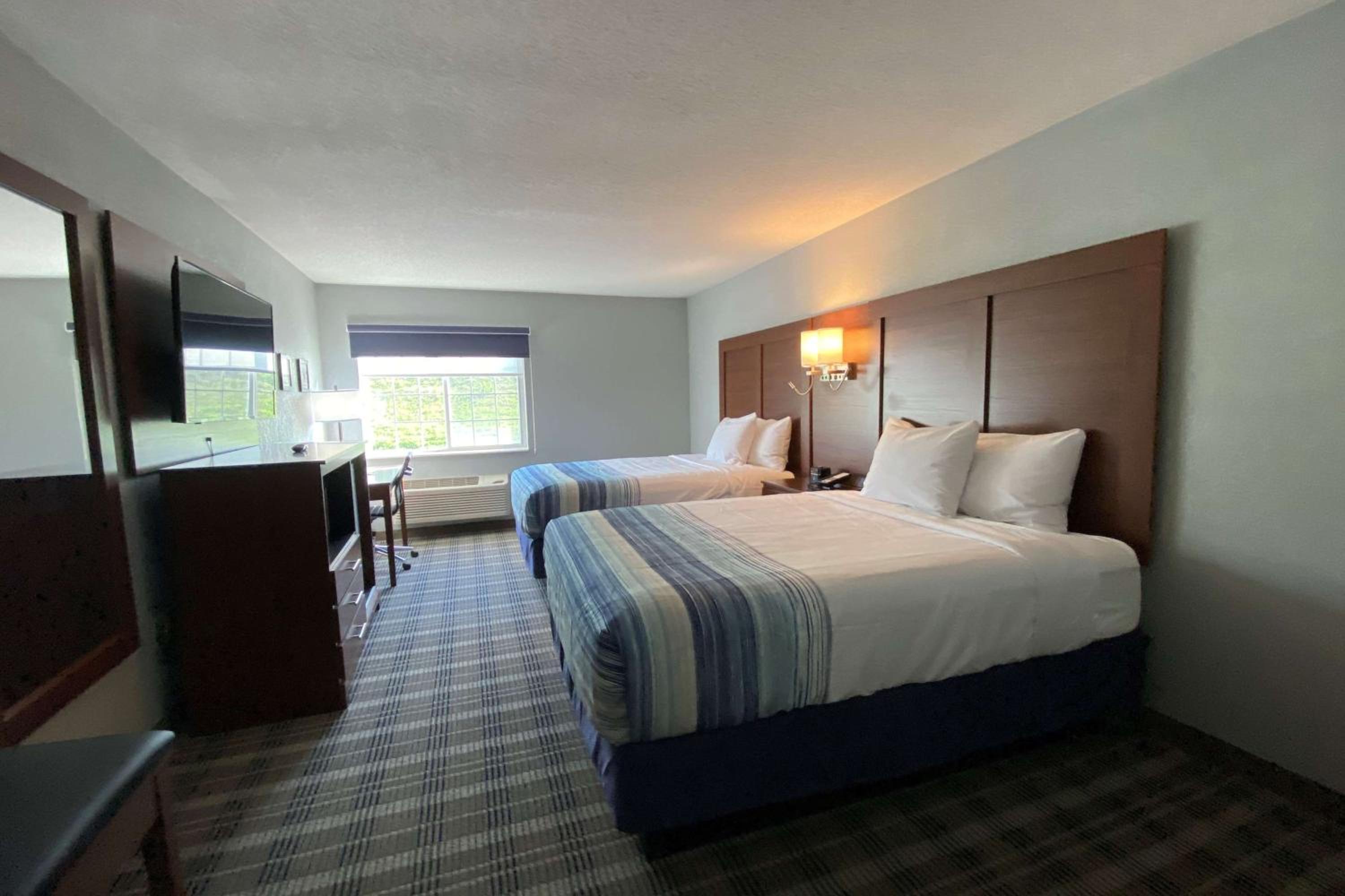 AmericInn by Wyndham Williamsburg