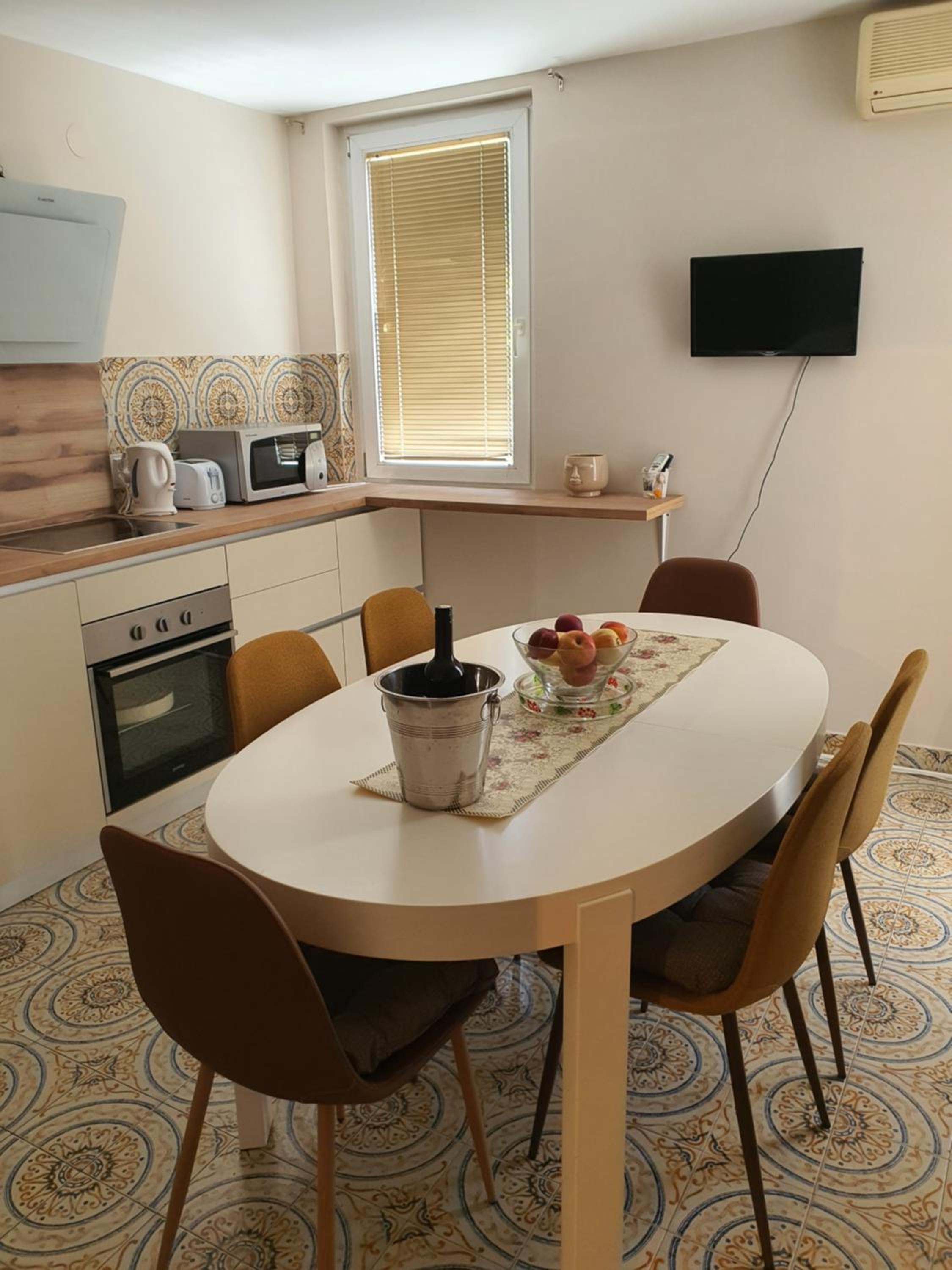 Batala1-City marina apartment with secured private parking