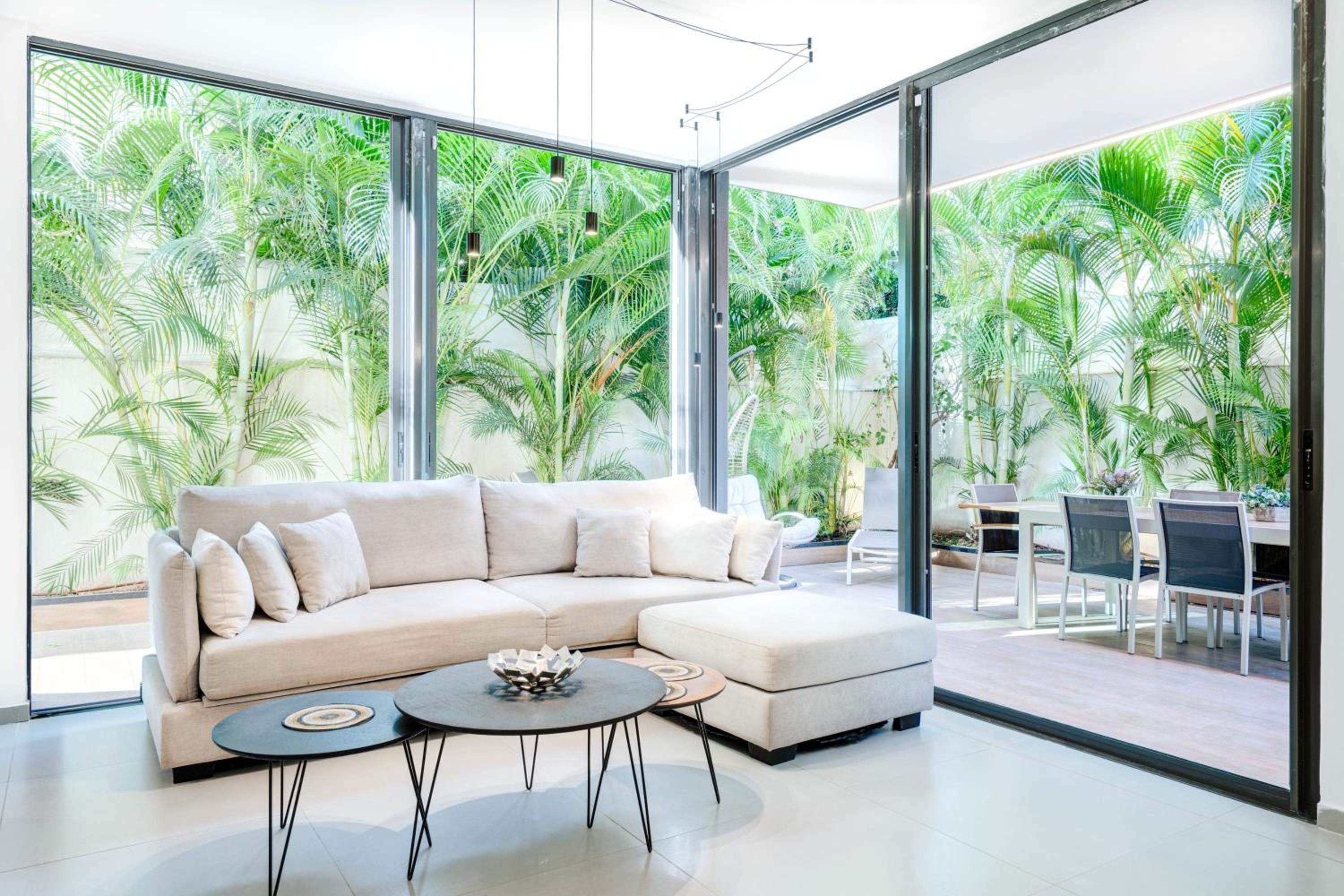 Oasis Garden 2BR near the Sea by HolyGuest view 3