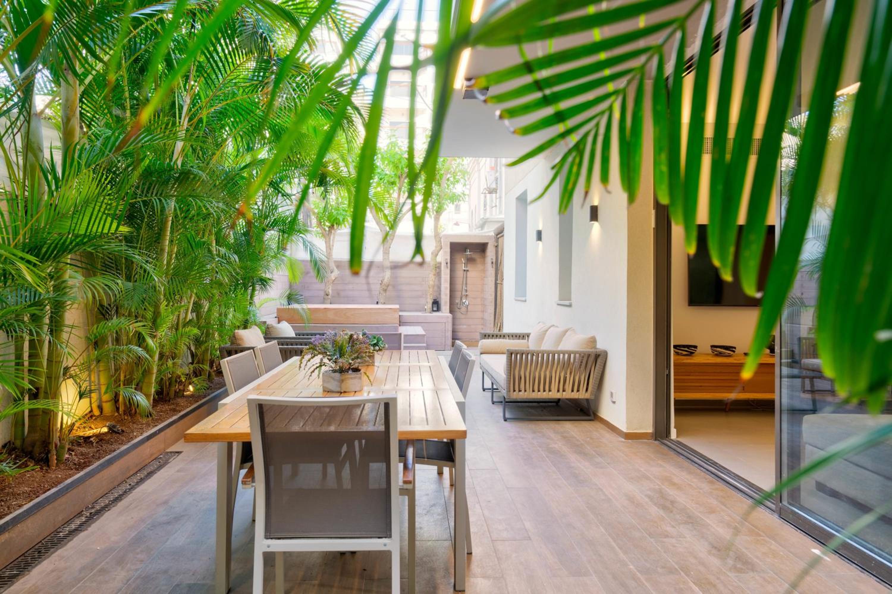 Oasis Garden 2BR near the Sea by HolyGuest view 5