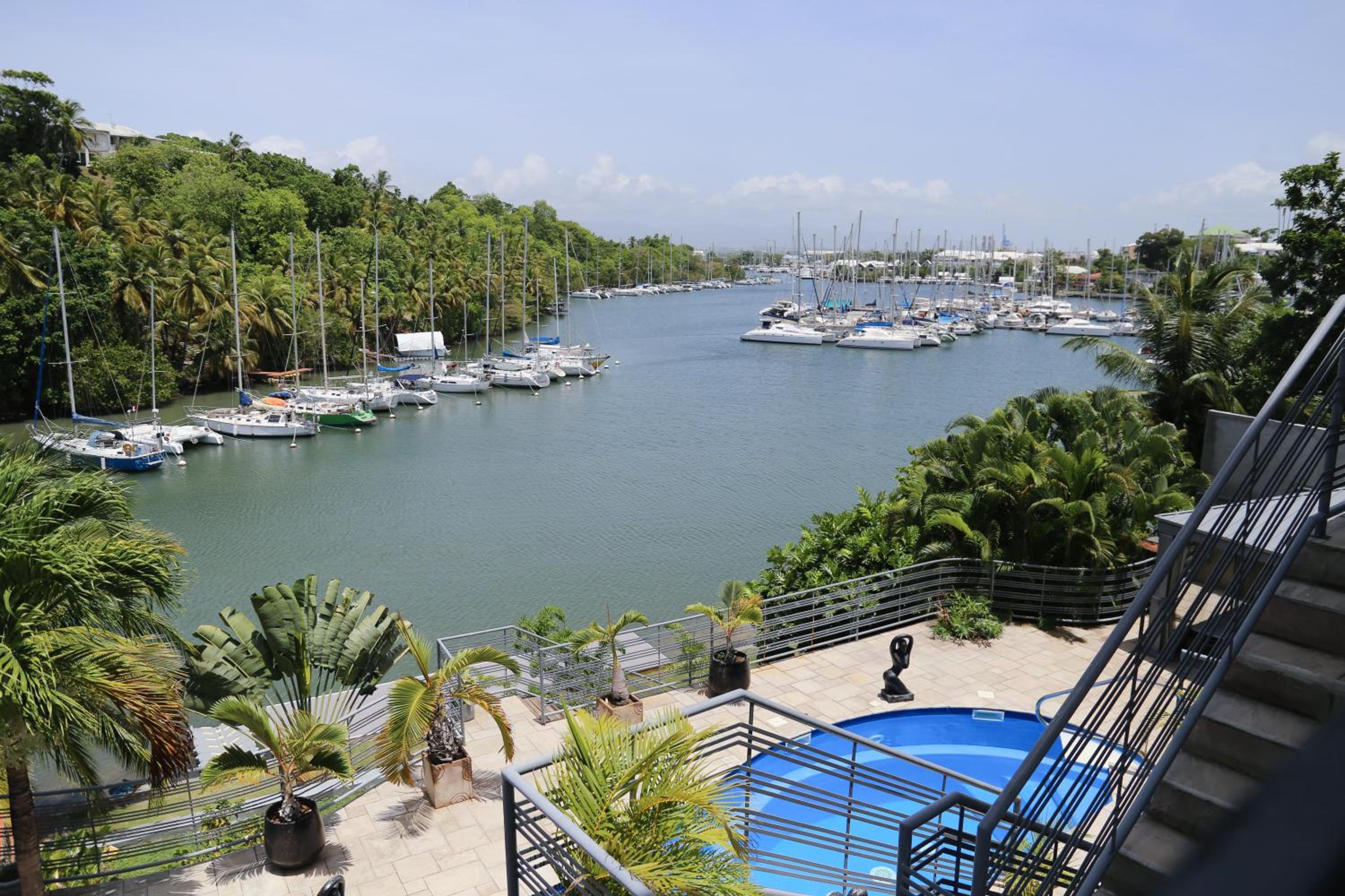 Villa Evasion, piscine jacuzzi et ponton privé view 2