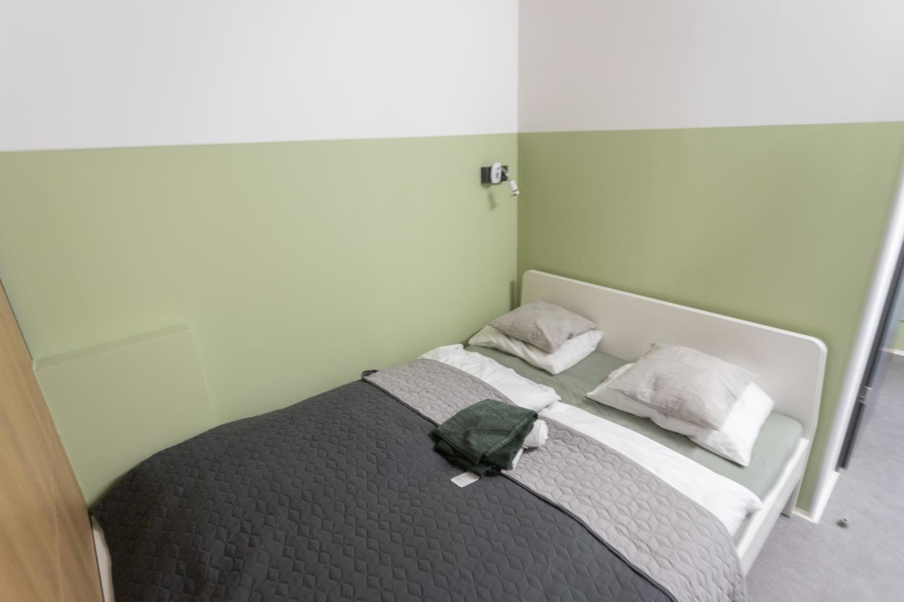 Peaceful Basement Apartment with Terrace & free GYM