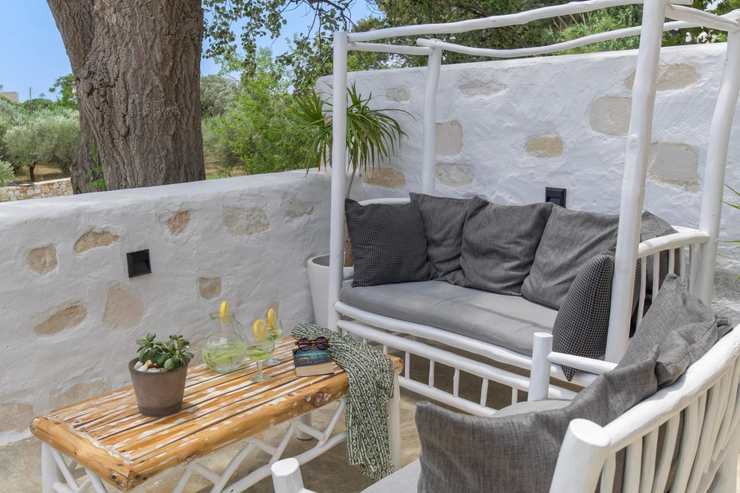 Arethousa House