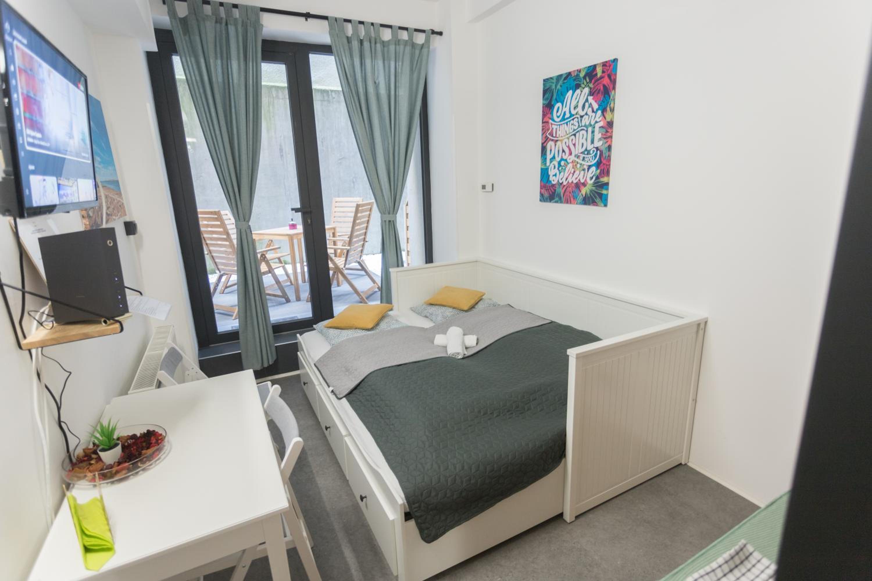 Peaceful Basement Apartment with Terrace & free GYM