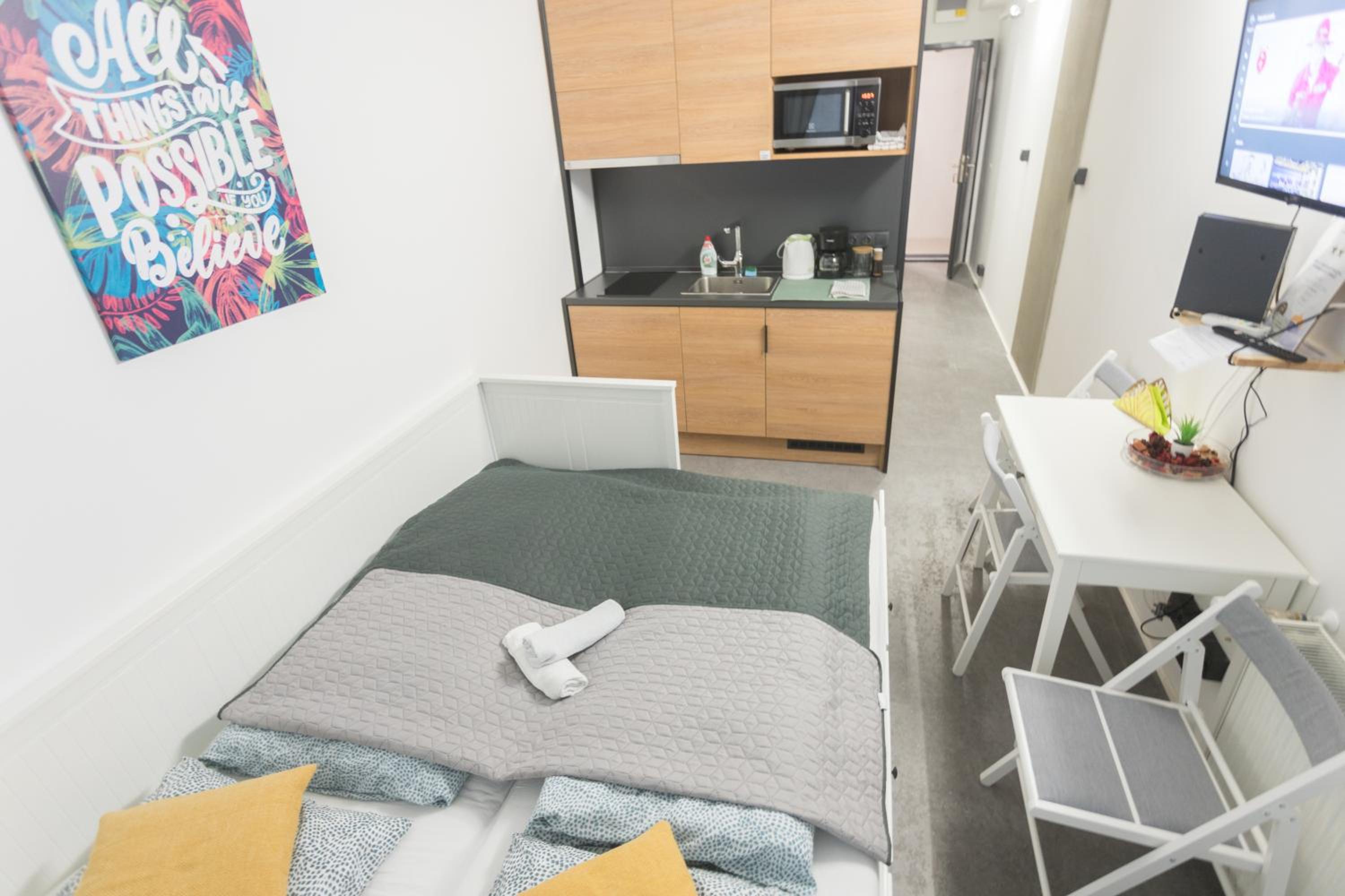 Peaceful Basement Apartment with Terrace & free GYM