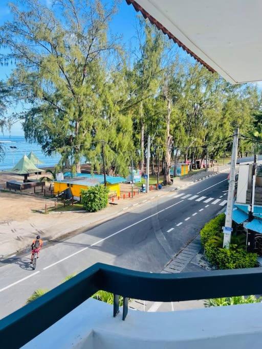 New Beachfront 2br apartment view 4