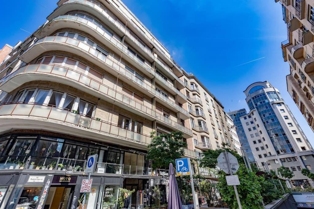 Best Location, Family friendly Panorama view by NW Apartments view 3