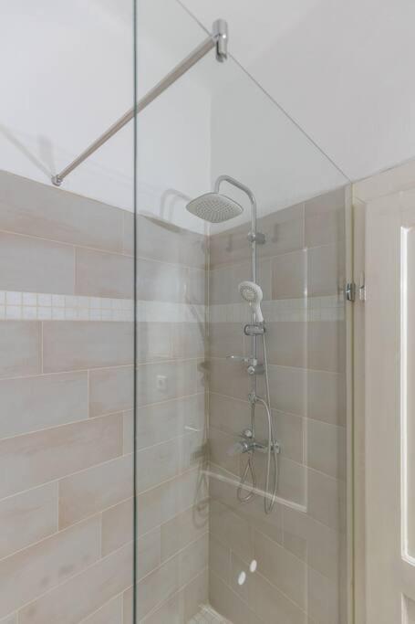 Best Location, Family friendly Panorama view by NW Apartments view 4