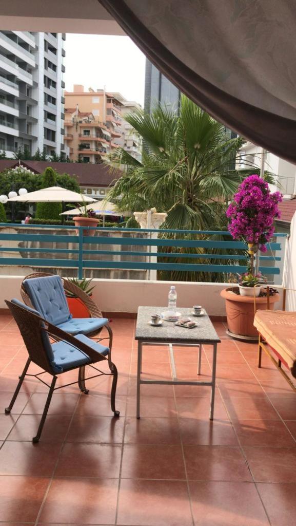 Meni's family apartament