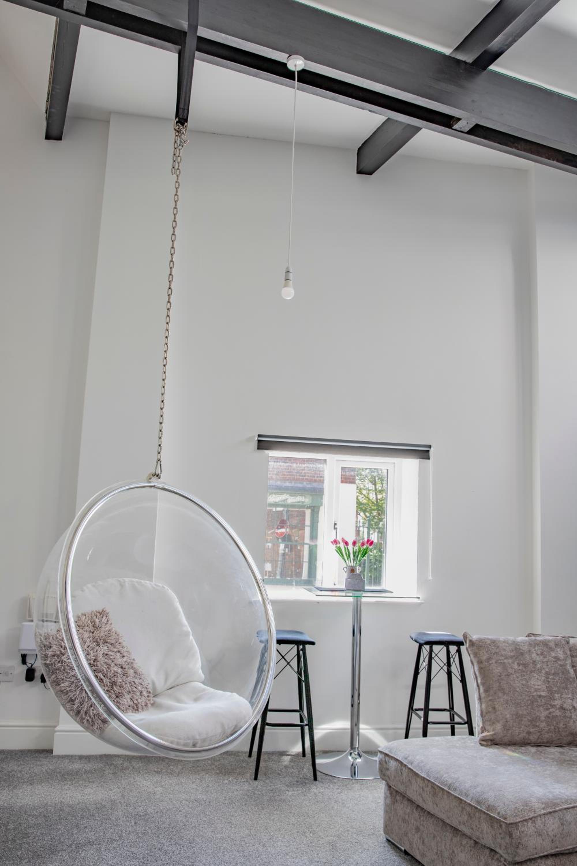 #5 Stylish City Centre Apartment with High Ceilings near Hull New Theatre view 5