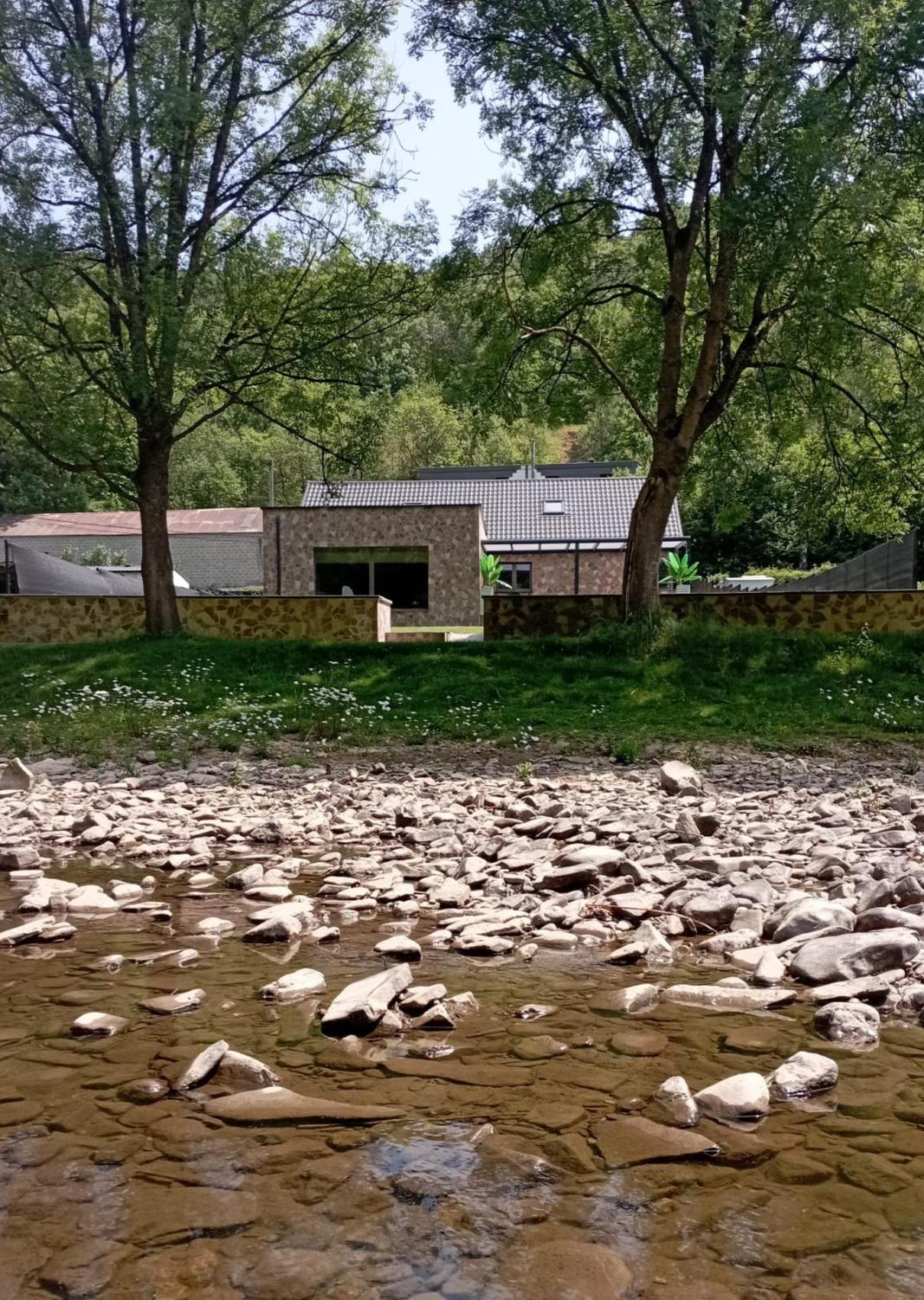 La Villa les pieds dans leau