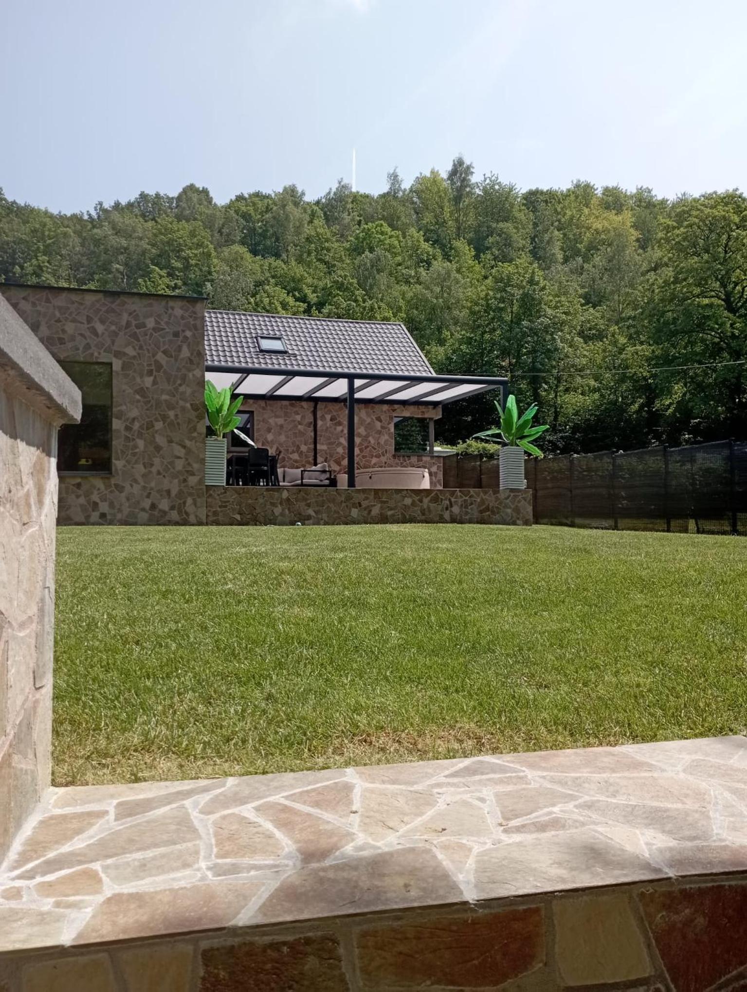 La Villa les pieds dans leau