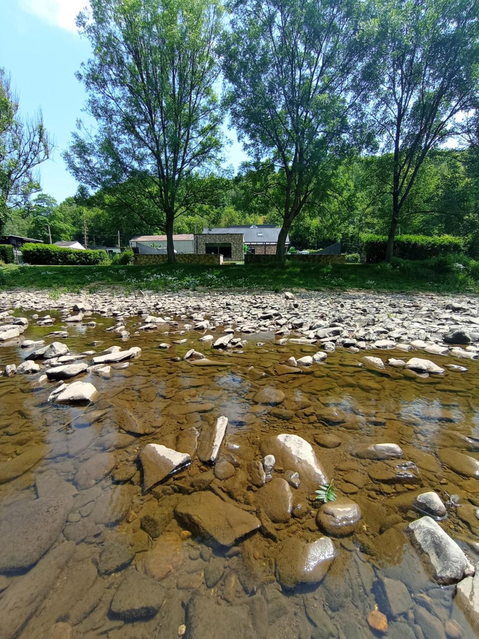 La Villa les pieds dans leau
