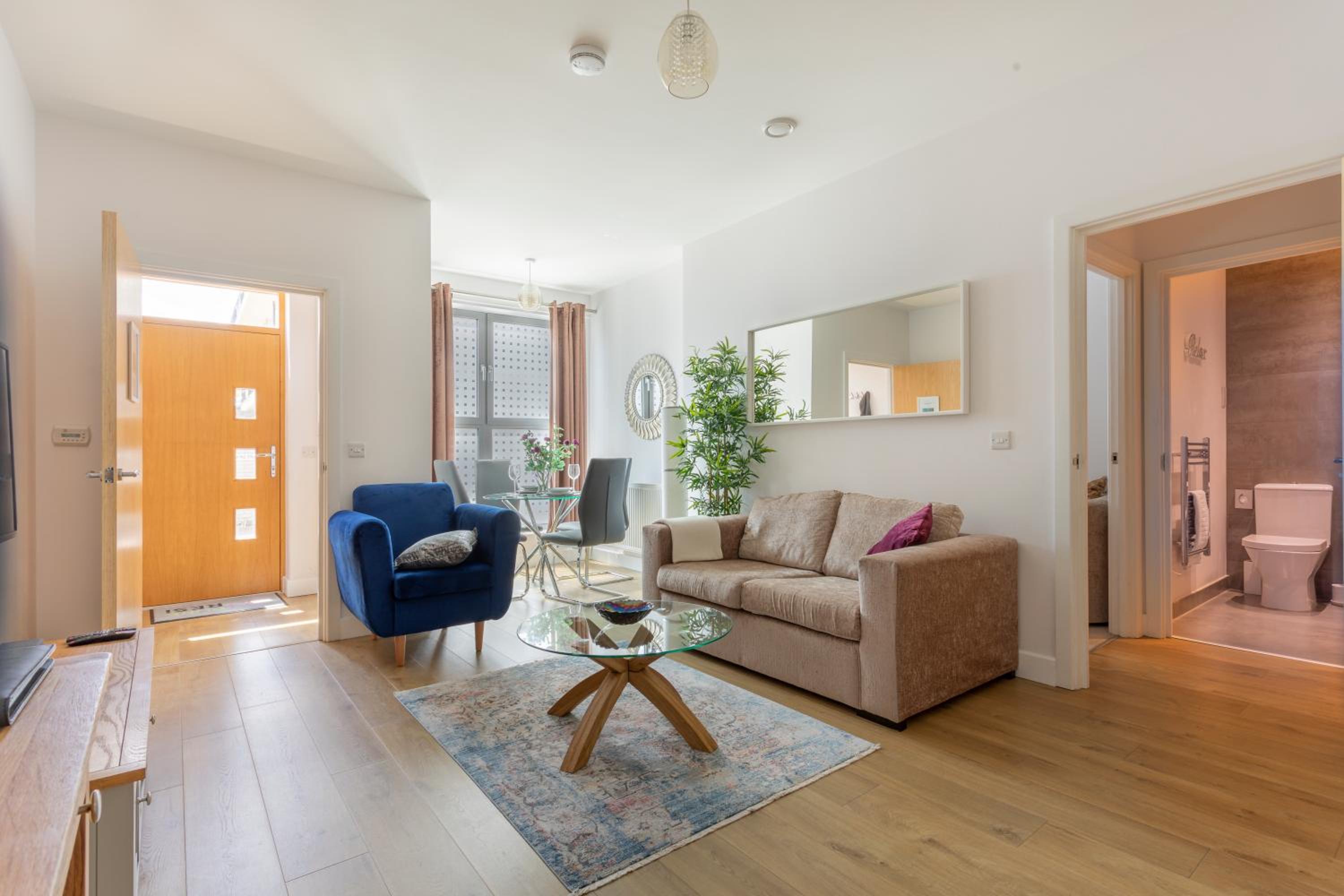 1 Bed Apartment - Redhill Central, Surrey, Gatwick #3 view 2