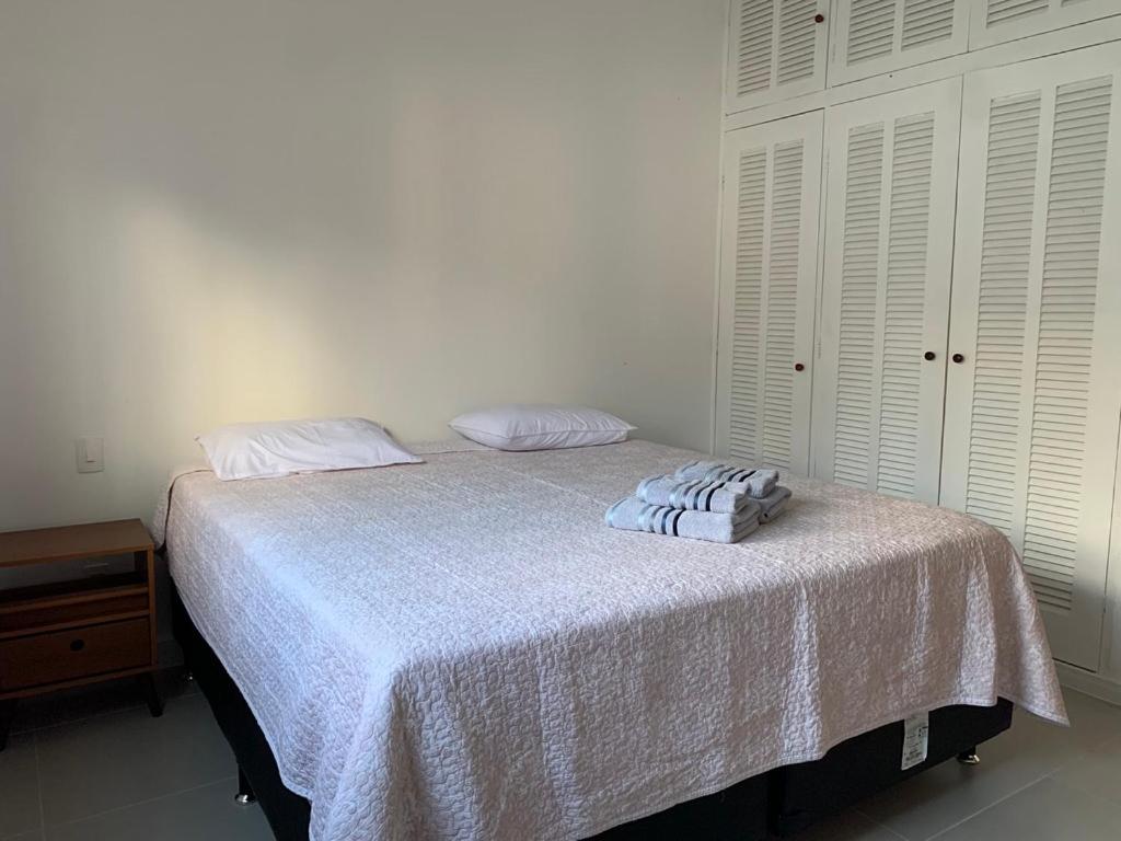 Chez Marguera em Juquehy - Luxo com muito espaço, conforto e lazer - incluso roupas de cama e banho, diarista, serviço praia, piscina aquecida, maquina gel