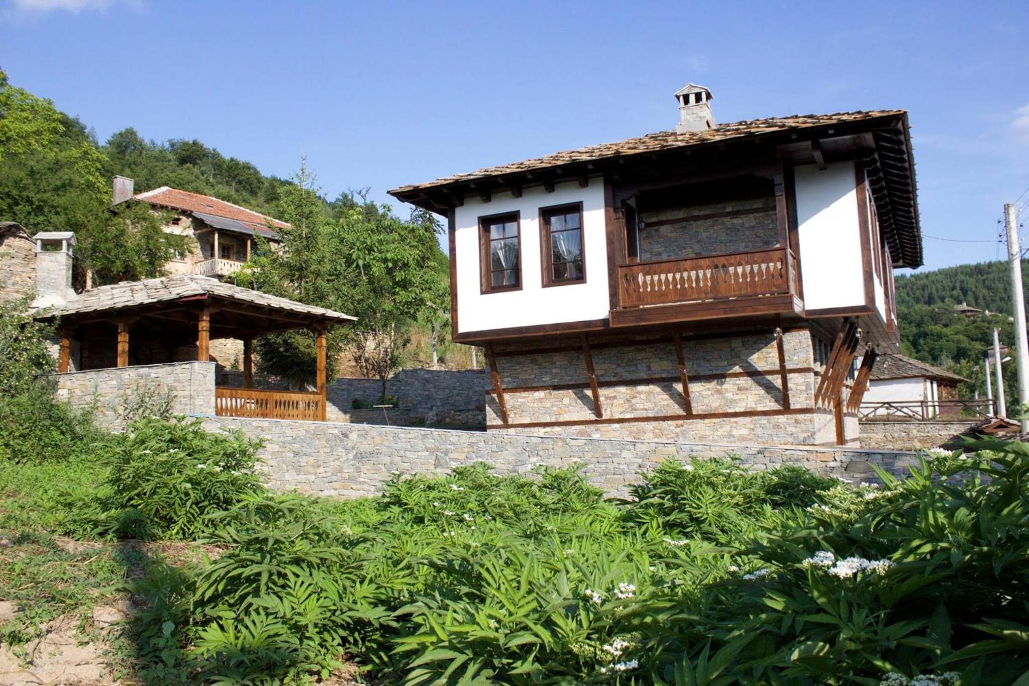 Delchevata Kushta V Leshten