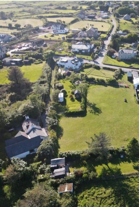 Delightful 3 bed cottage with hot tub & sea views. view 3