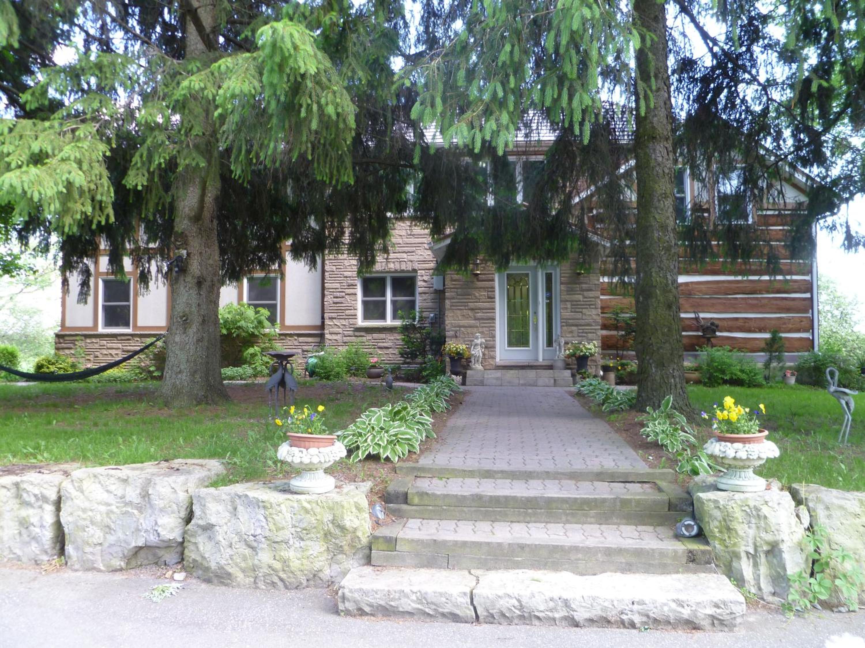 Inn on the Moraine